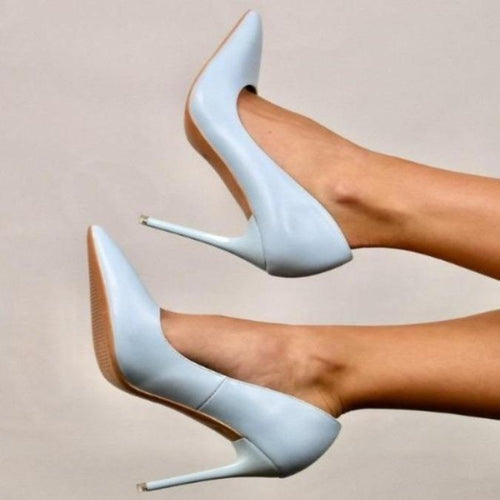 Giselle's Pointed Pumps