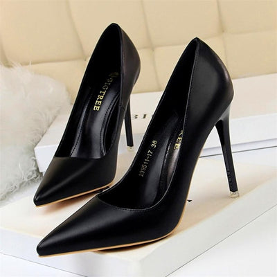 Giselle's Pointed Pumps